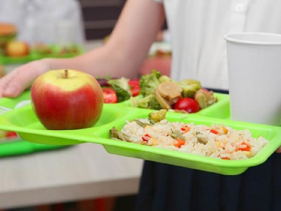 Υποτιμητική δήλωση του Υπουργείου για τα σχολικά γεύματα: &quot;Ο Δήμος Πρέβεζας κατατάσσεται σε θέση χαμηλής προτεραιότητας&quot;