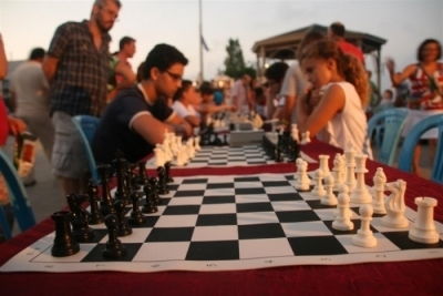 &quot;Ελάτε να παίξουμε σκάκι&quot; στην πλατεία Ανδρούτσου στις 13&amp;14 Αυγούστου!