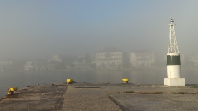 Δημαρχείο στην ομίχλη...